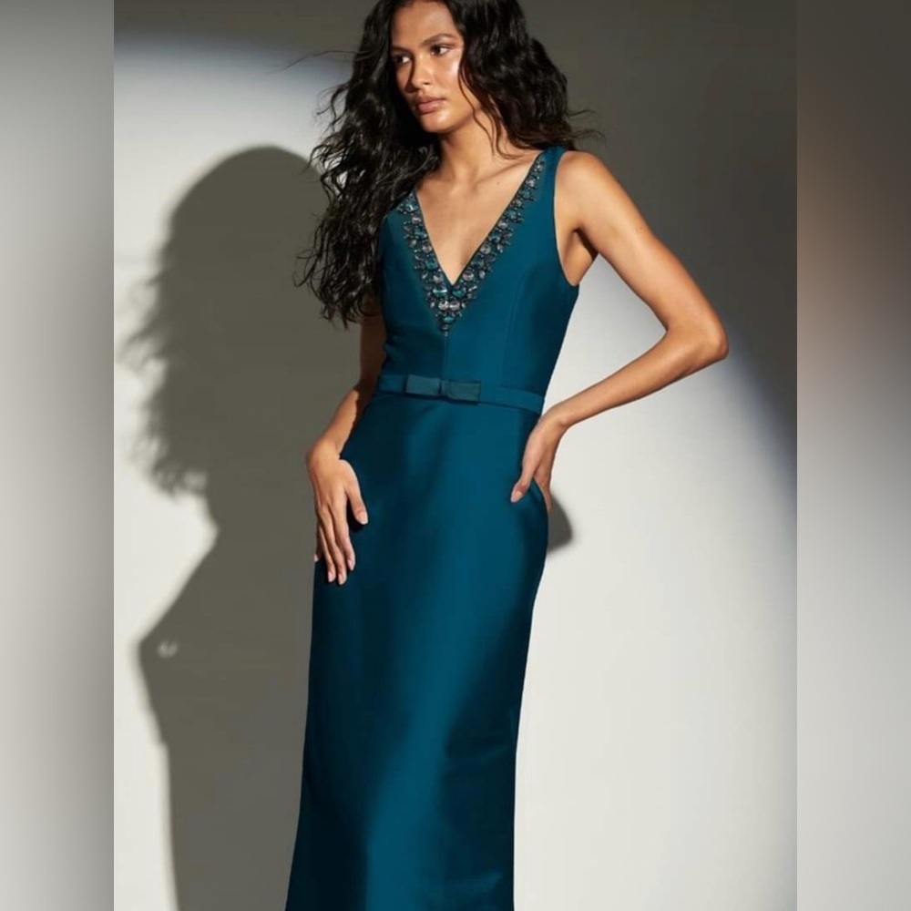 Sachin & Babi
Garda Crystal-Embellished Mikado Gown size 0 NWT